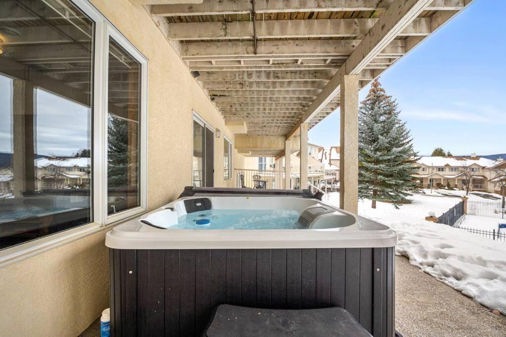 R&r Relaxation Ridge, Private Hot Tub, Spacious Holiday home