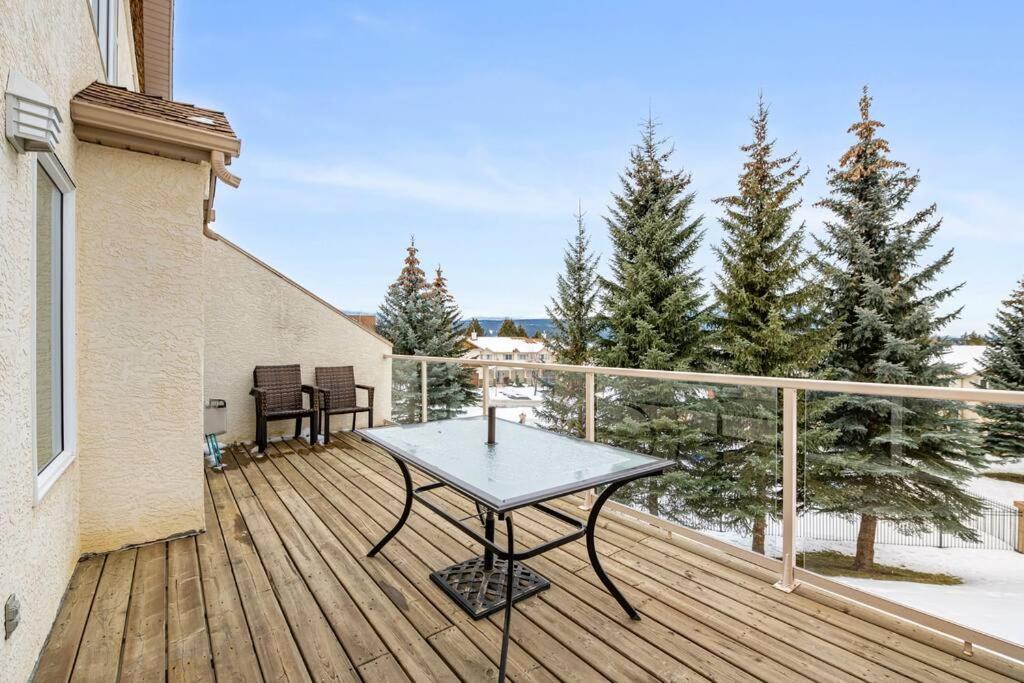 R&r Relaxation Ridge, Private Hot Tub, Spacious * Radium Hot Springs